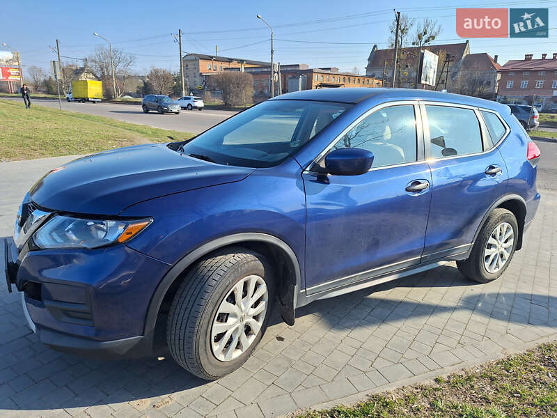 Nissan Rogue (2017)