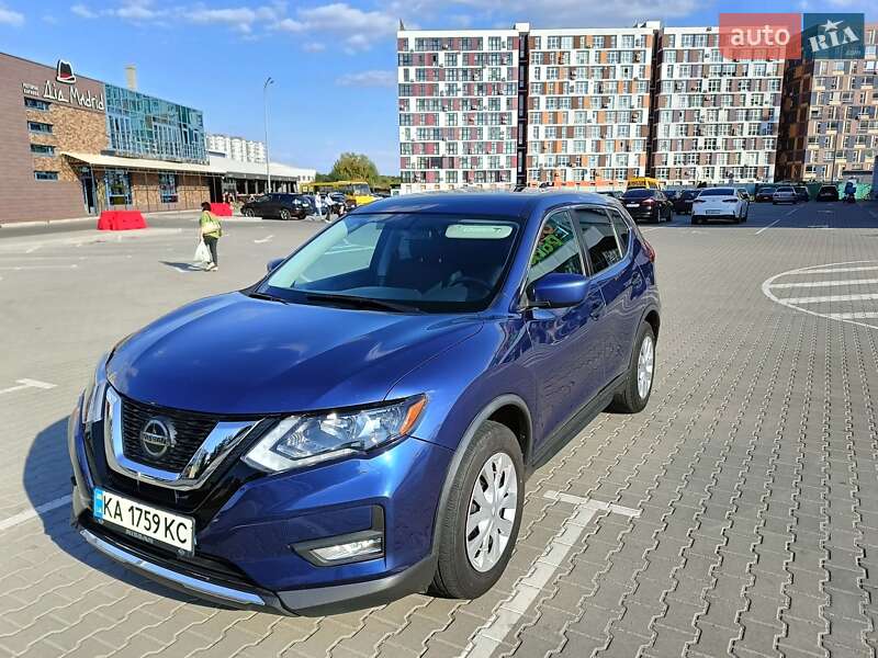 Nissan Rogue (2017)