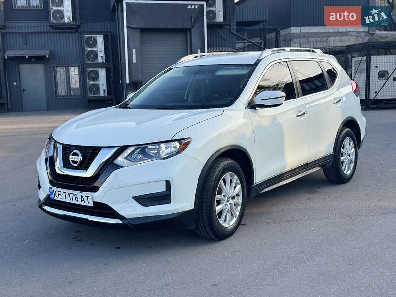 Nissan Rogue (2017)