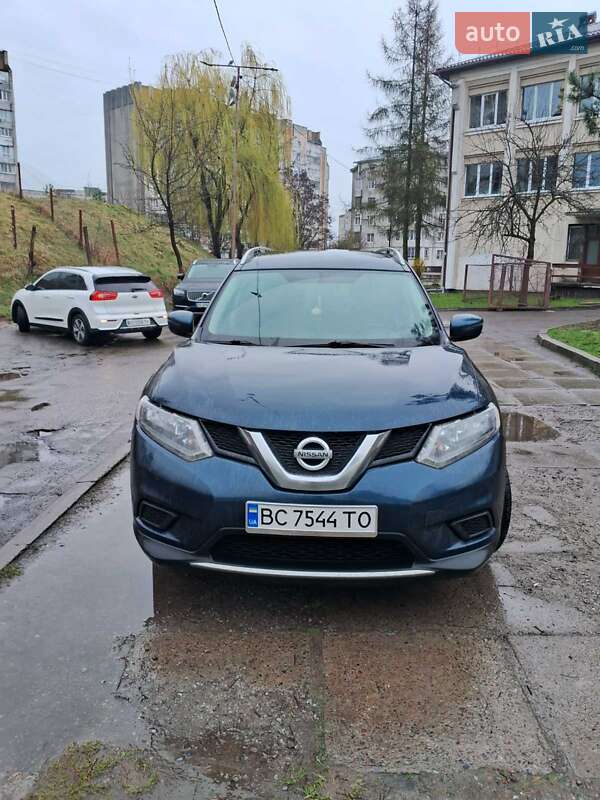 Nissan Rogue (2016)