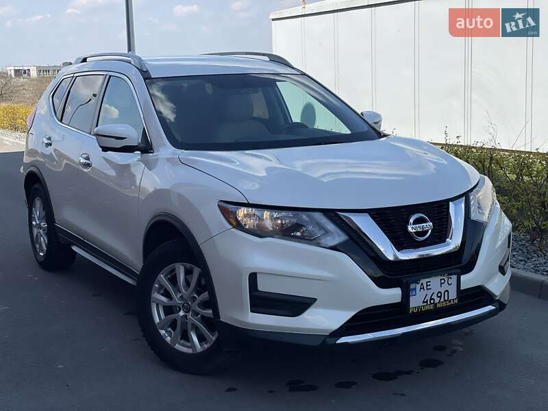 Nissan Rogue (2017)