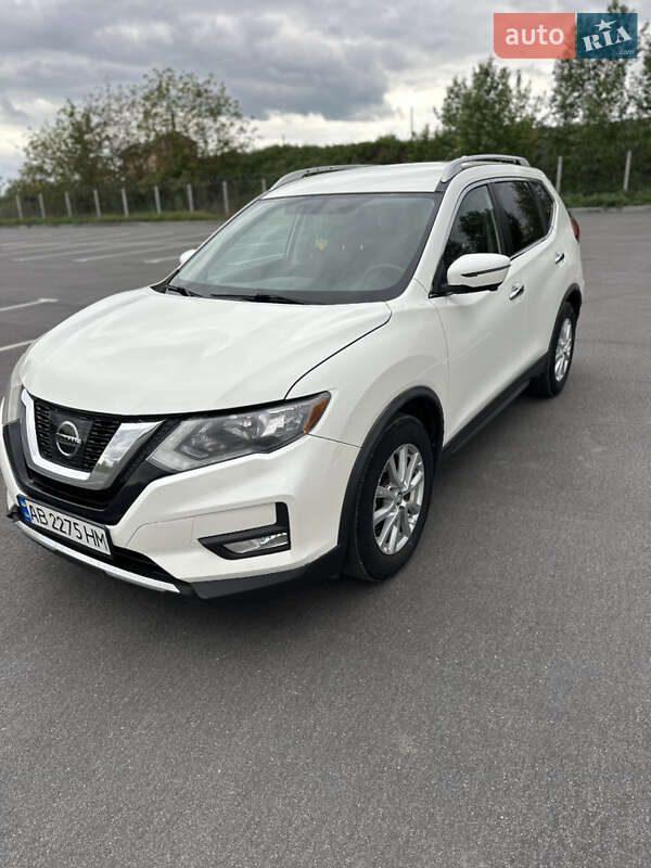 Nissan Rogue (2017)