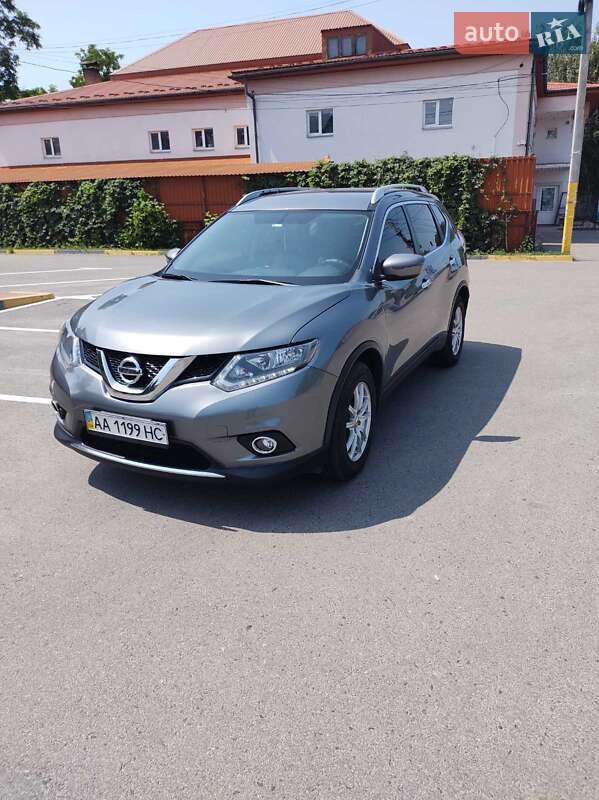 Nissan Rogue (2015)