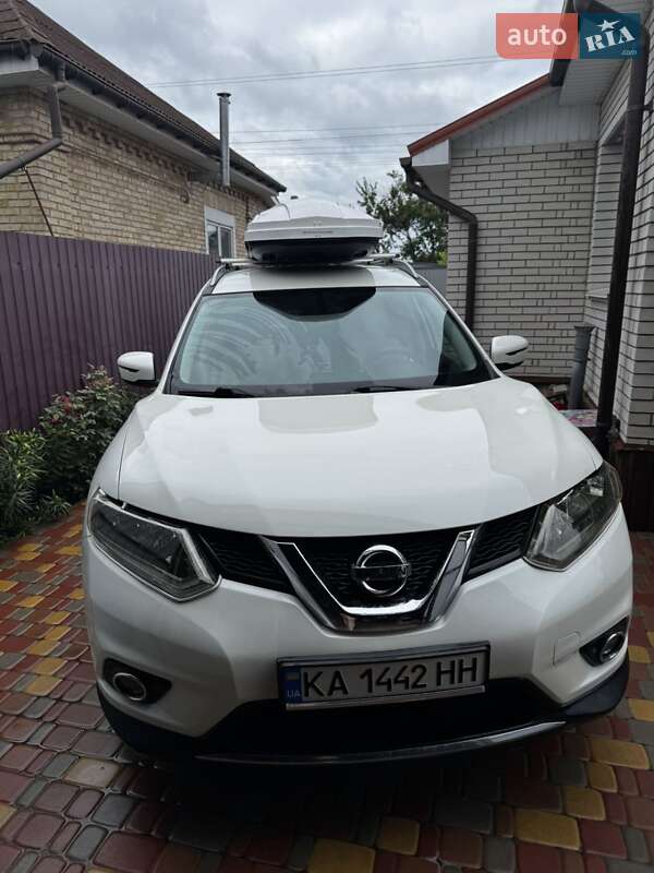 Nissan Rogue (2016)