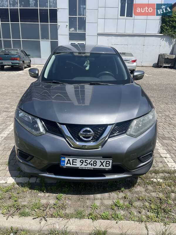 Nissan Rogue (2015)
