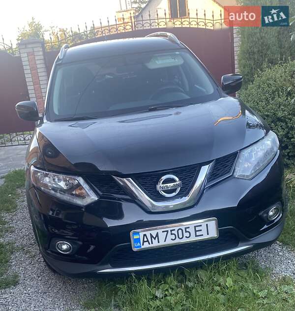 Nissan Rogue (2015)