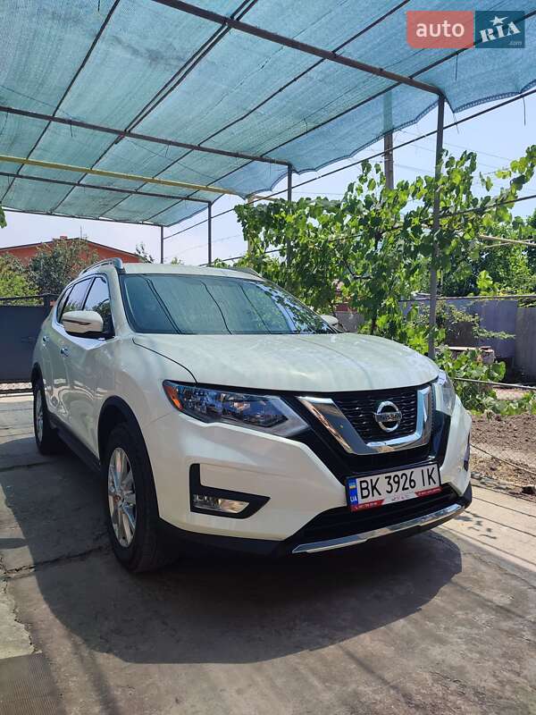 Nissan Rogue (2016)