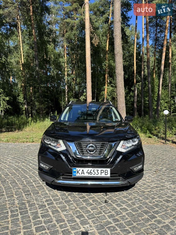 Nissan Rogue (2017)