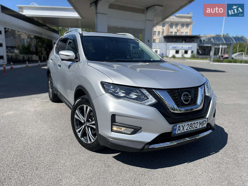 Nissan Rogue (2017)