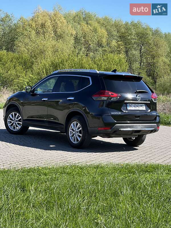 Nissan Rogue (2017)