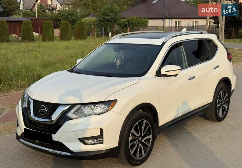 Nissan Rogue (2017)