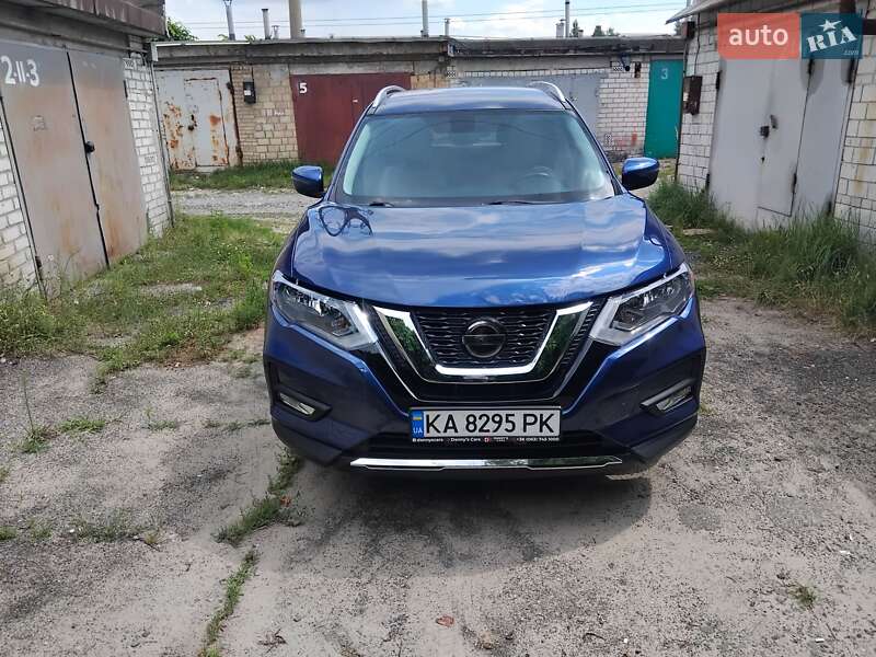 Nissan Rogue (2017)