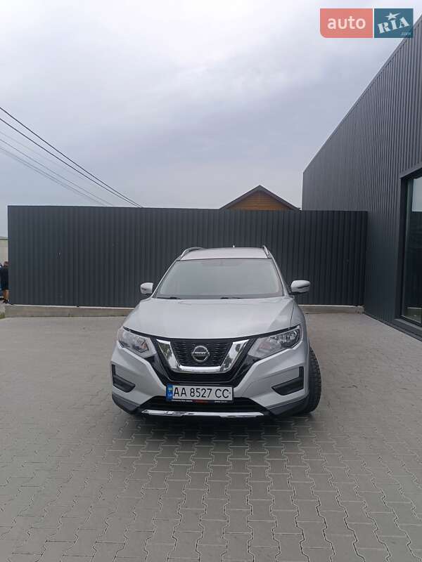 Nissan Rogue (2017)