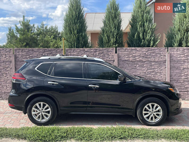 Nissan Rogue (2018)