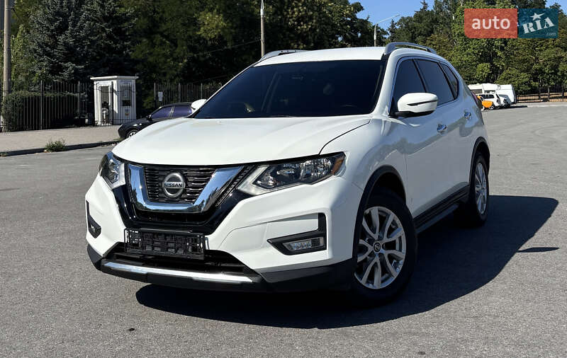 Nissan Rogue (2017)