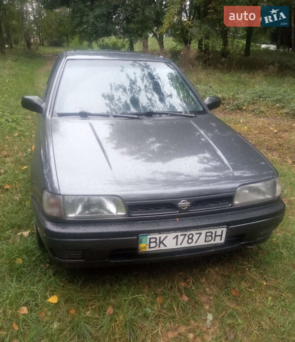 Nissan Sunny (1993)