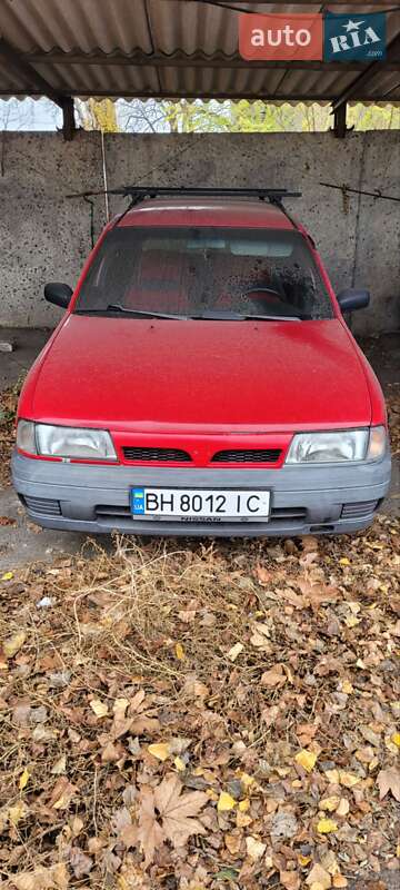 Nissan Sunny (1992)
