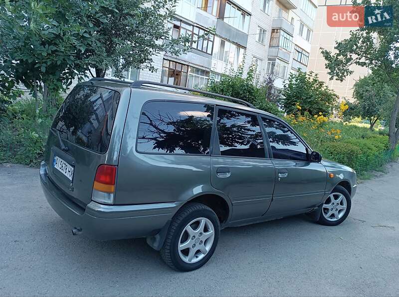 Nissan Sunny (1992)