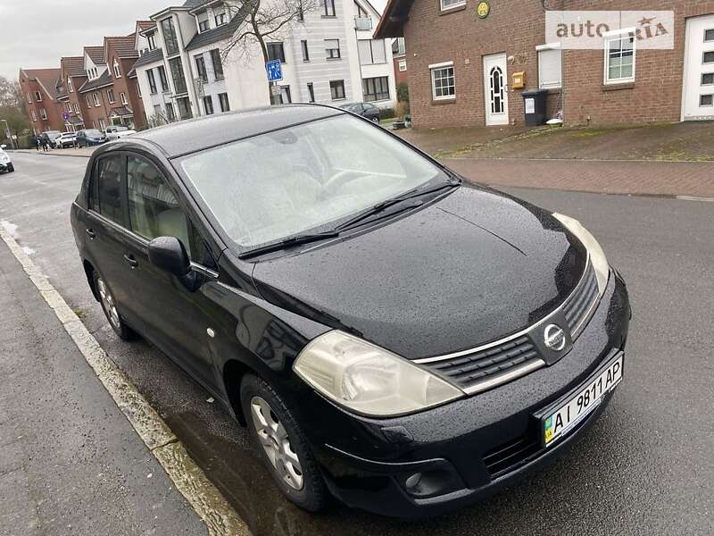 Nissan Tiida (2007)