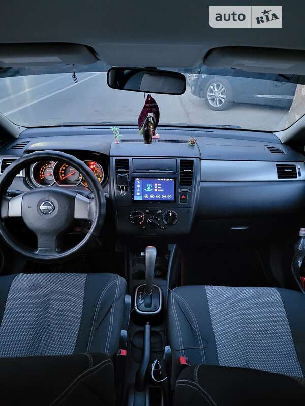 Nissan Tiida (2007)