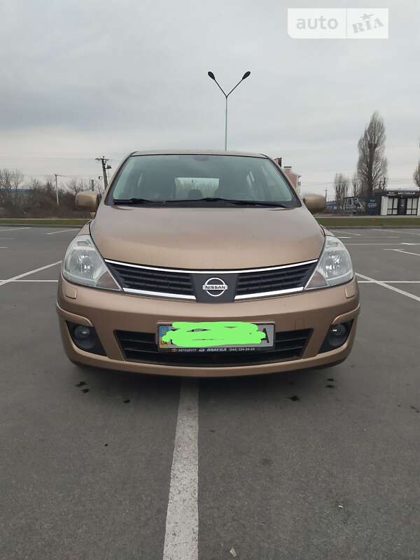 Nissan Tiida (2007)