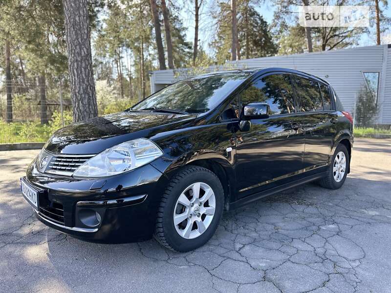 Nissan Tiida (2010)