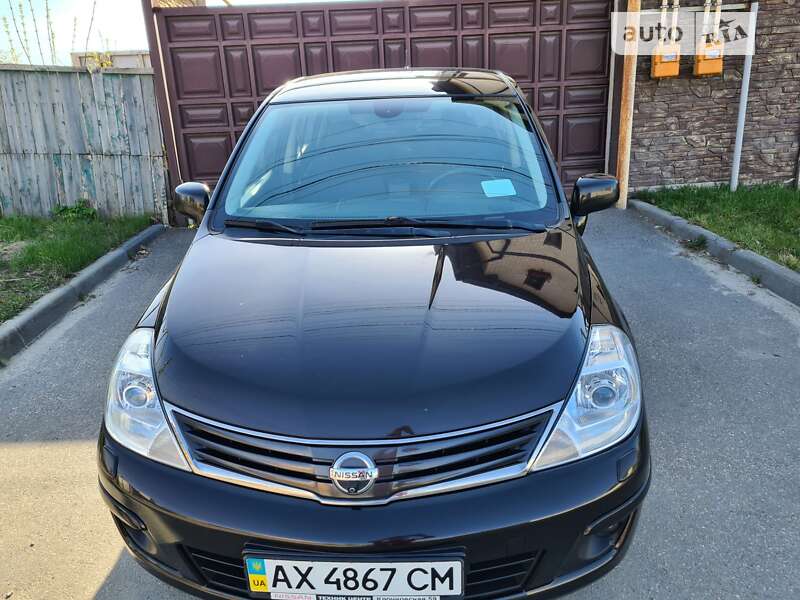 Nissan Tiida (2011)