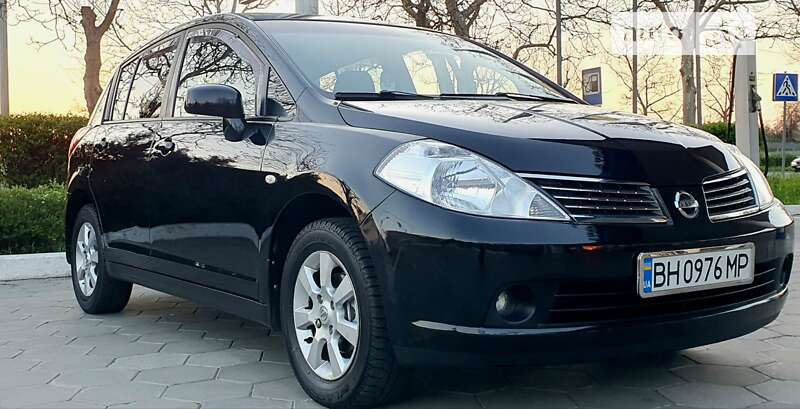 Nissan Tiida (2008)