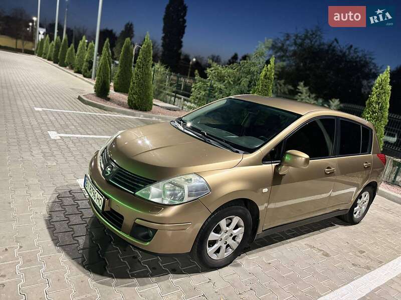 Nissan Tiida (2008)
