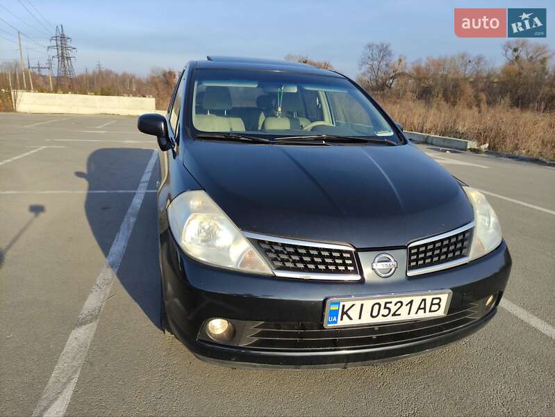 Nissan Tiida (2007)