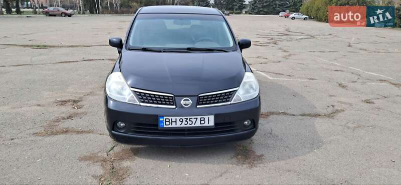 Nissan Tiida (2007)