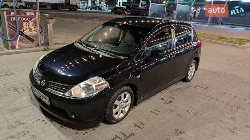 Nissan Tiida (2008)