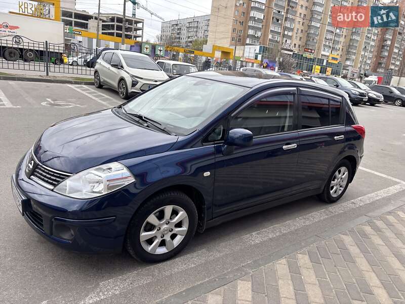 Nissan Tiida (2007)
