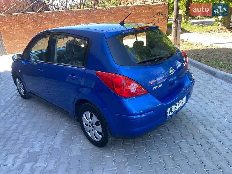 Nissan Tiida (2007)