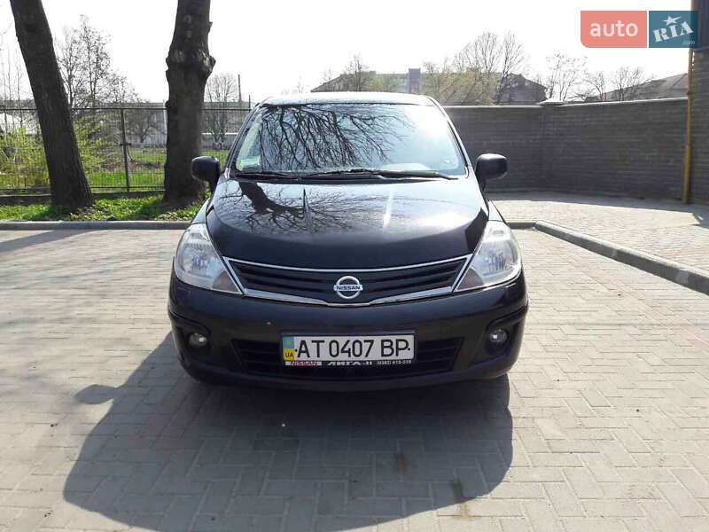 Nissan Tiida (2011)