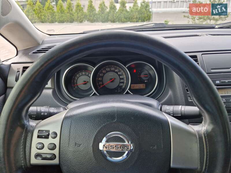 Nissan Tiida (2007)
