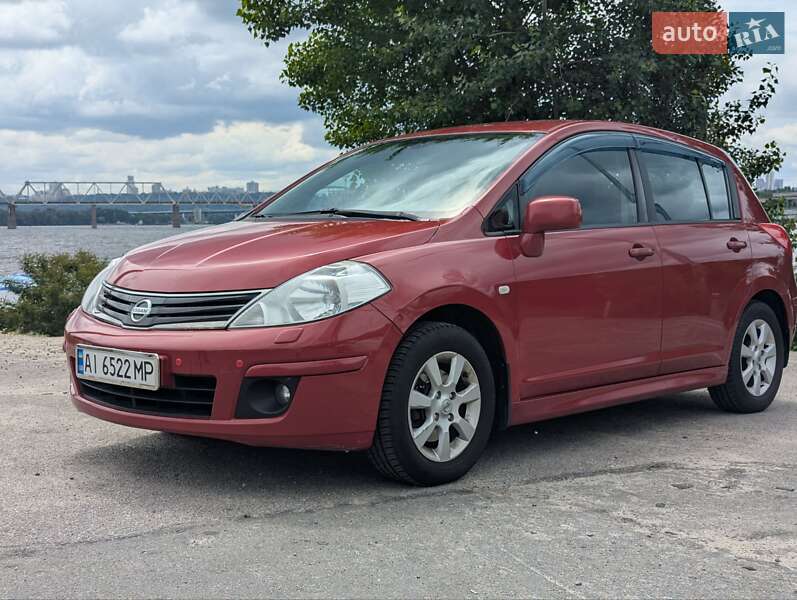 Nissan Tiida (2012)