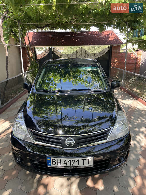 Nissan Tiida (2011)