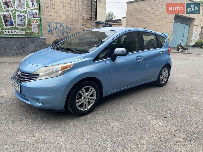 Nissan Versa note (2013)