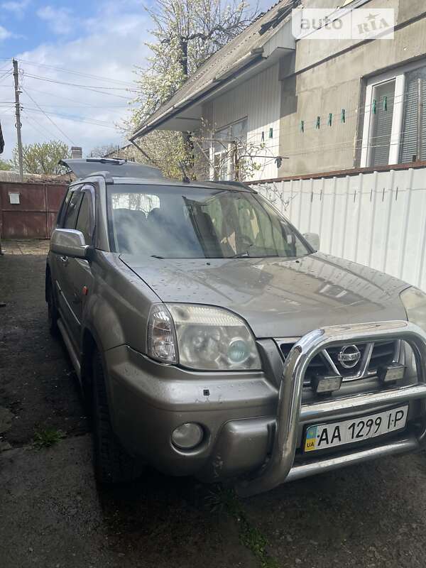 Nissan X-trail (2003)