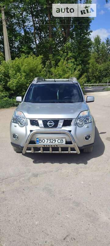Nissan X-trail (2011)