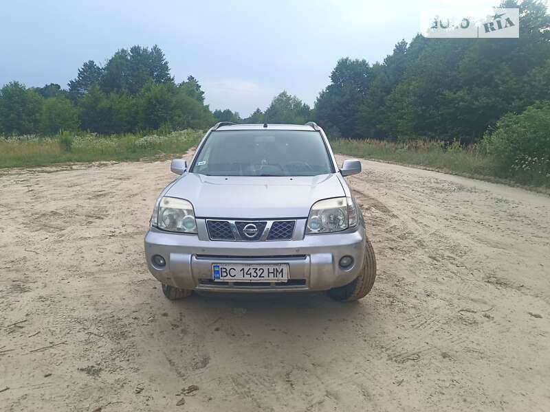 Nissan X-trail (2004)