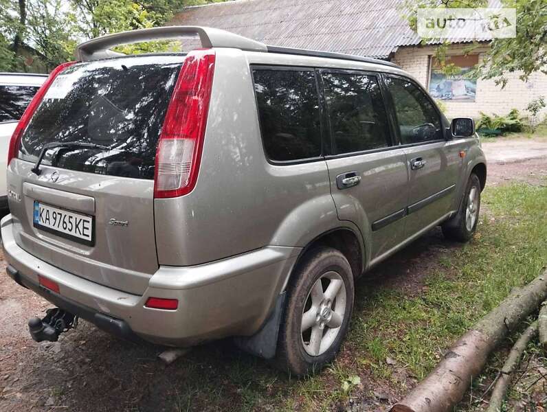 Nissan X-trail (2002)