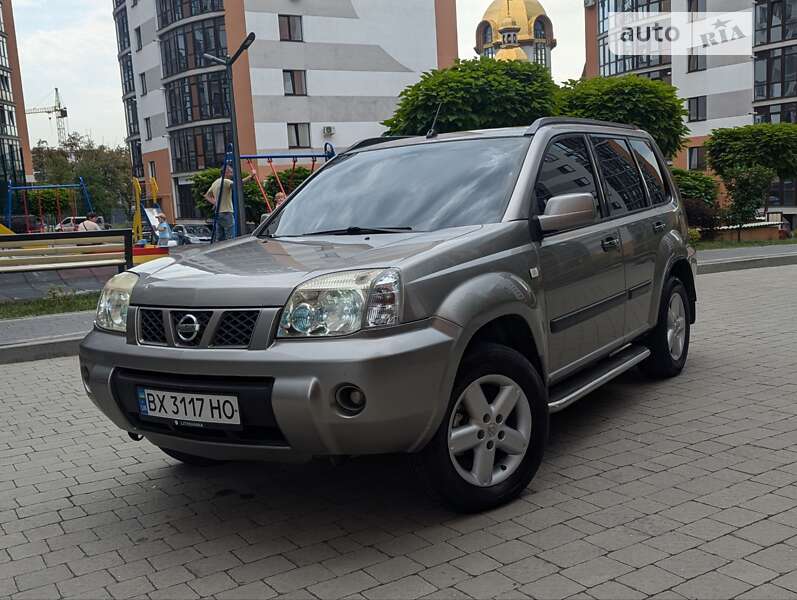 Nissan X-trail (2005)