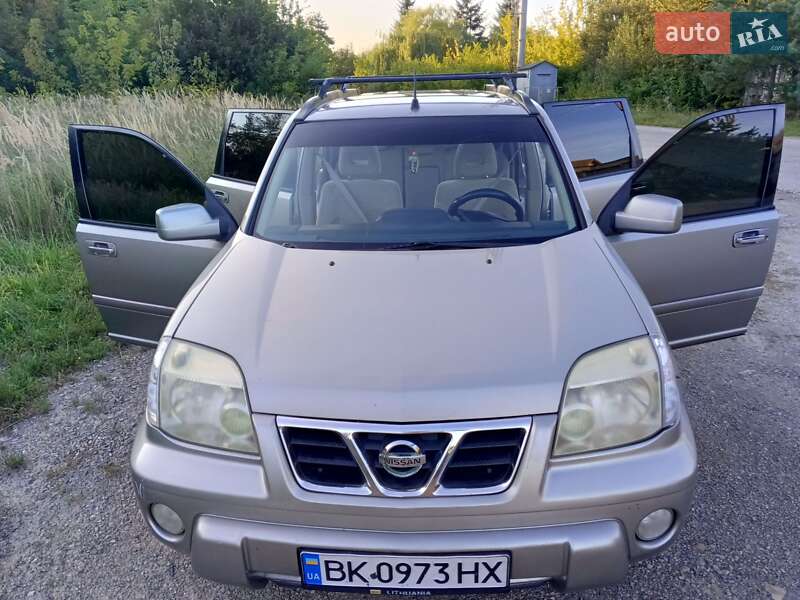 Nissan X-trail (2002)