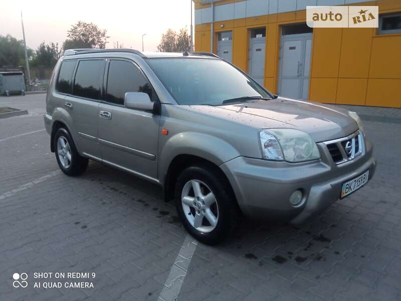 Nissan X-trail (2003)