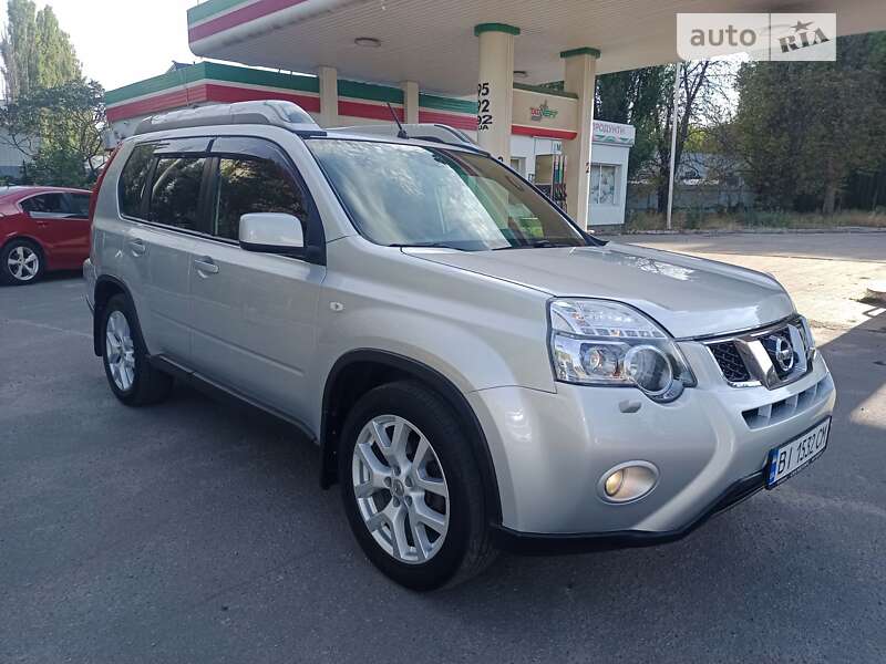 Nissan X-trail (2012)