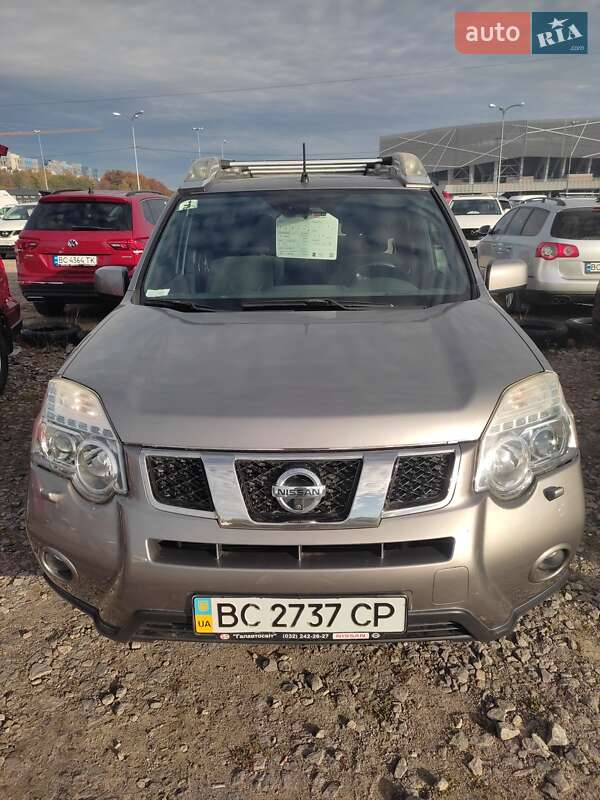 Nissan X-trail (2011)
