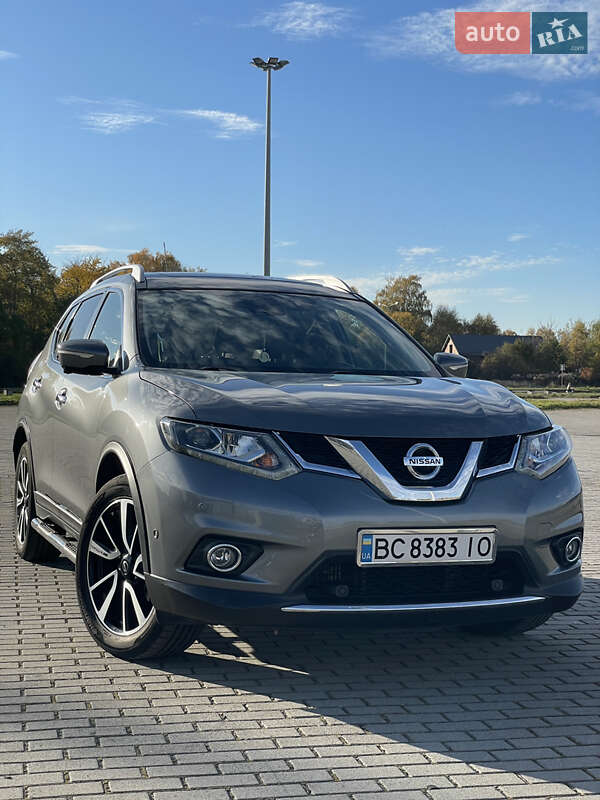 Nissan X-trail (2015)