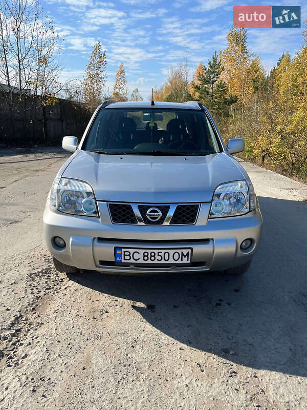 Nissan X-trail (2004)